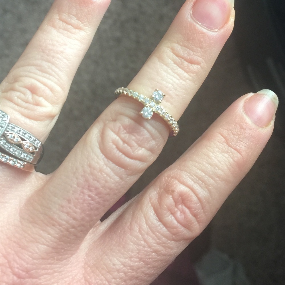 Mid size ring - Picture 3 of 3
